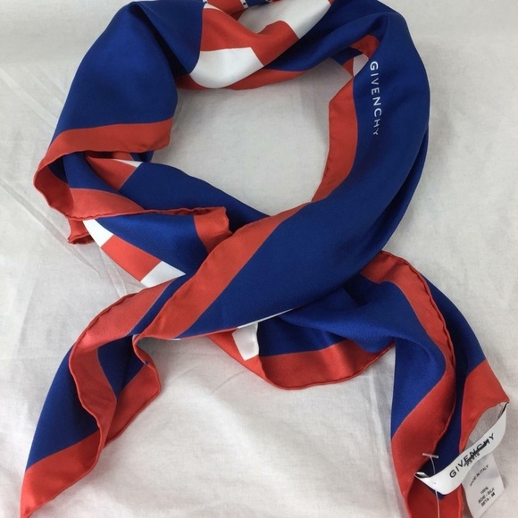 Givenchy Imperial Rottweiler Star Silk Twi… - Picture 7 of 7